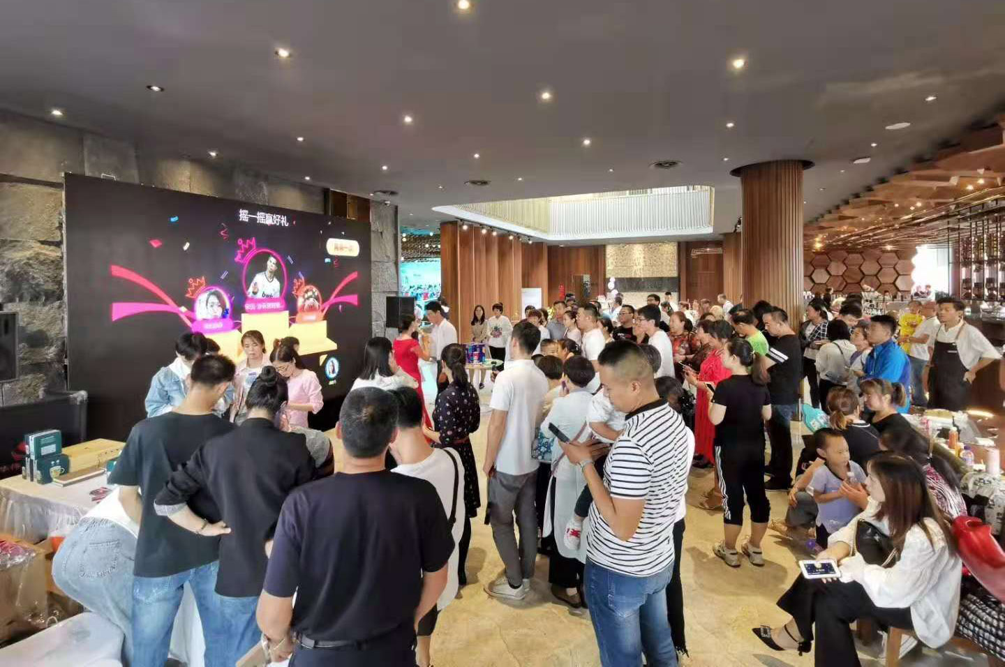 地產(chǎn)行業(yè)售樓處怎么做現(xiàn)場(chǎng)互動(dòng)？